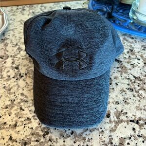Under Armour baseball cap 🧢.  One size fits all.
